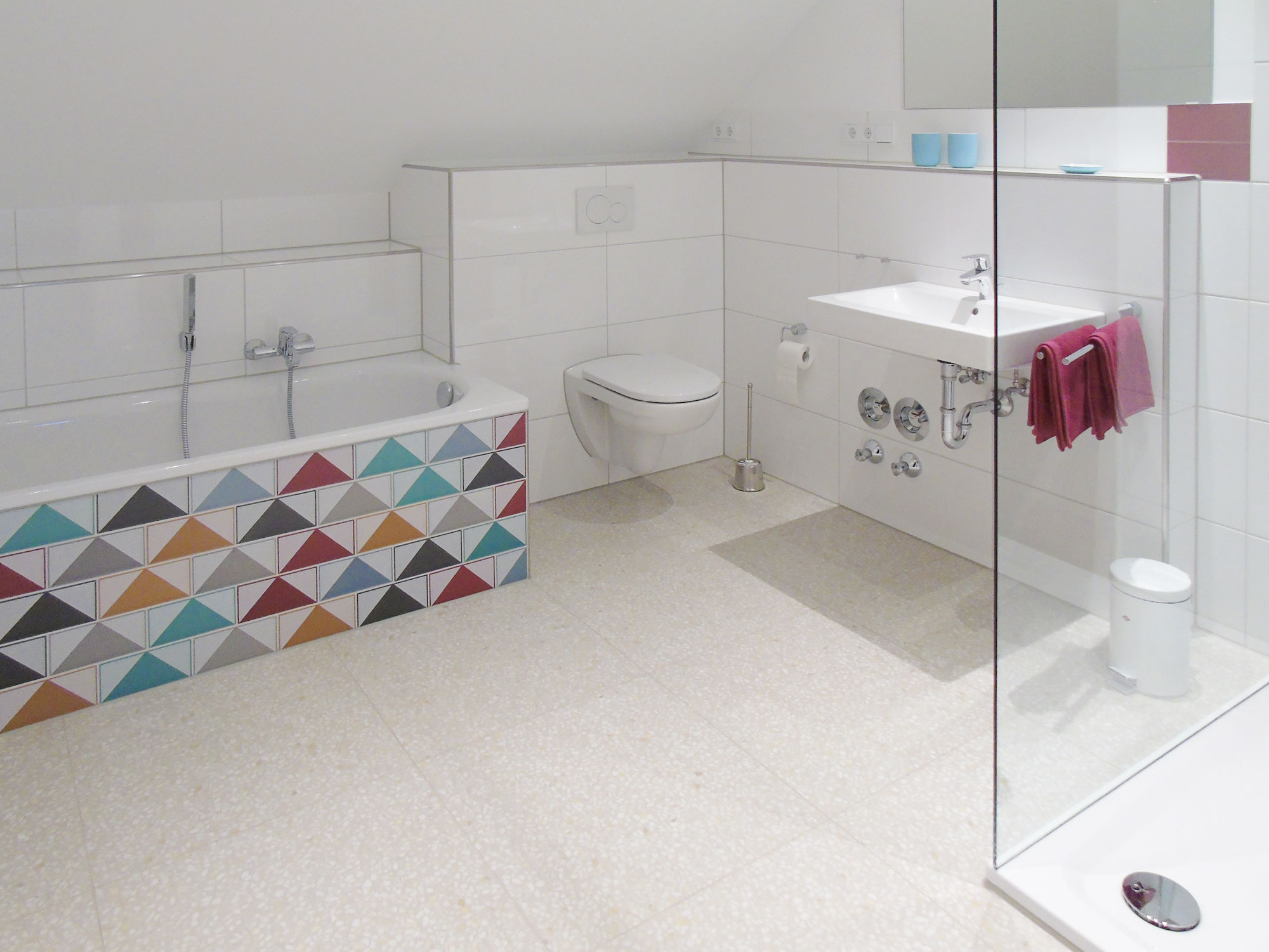 0110_hhal_wohnungen_wo1_toilette_seite
